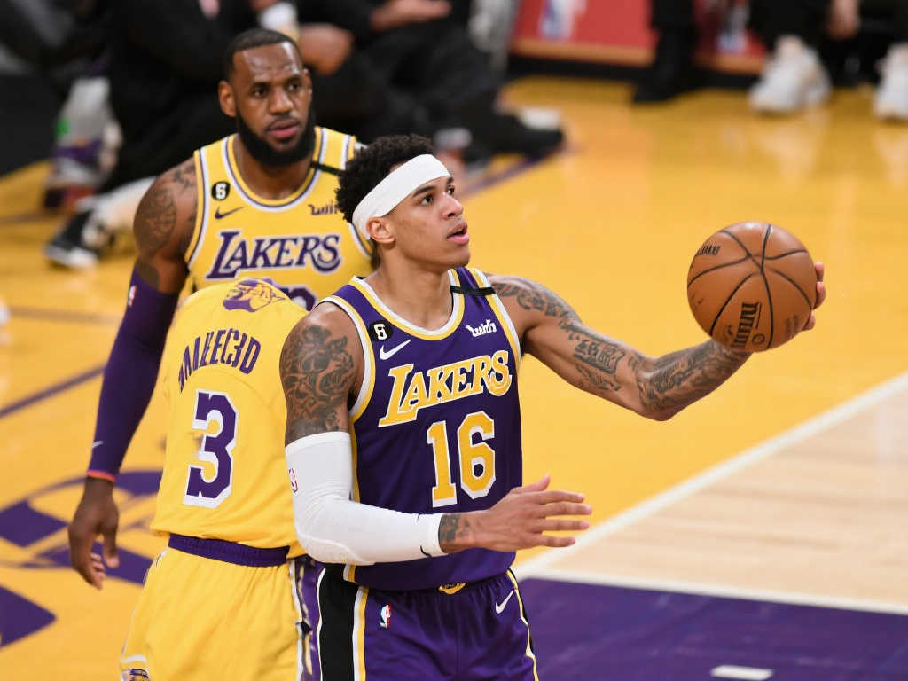 背后更是对 背后更是对