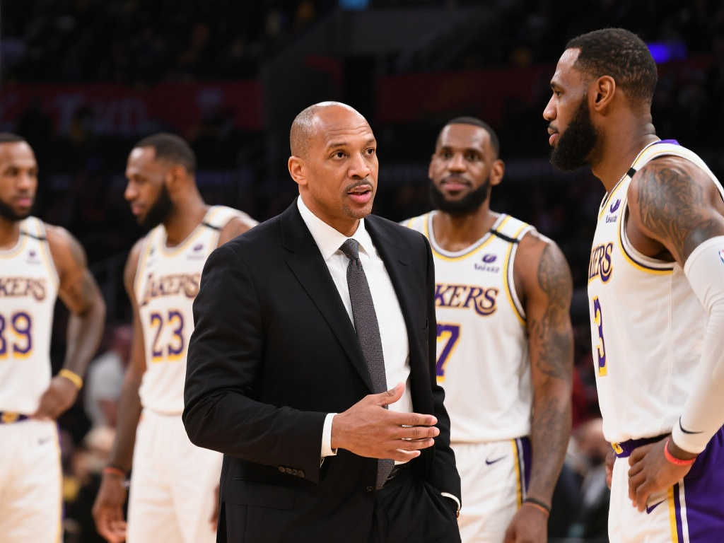 表现之间的 表现之间的